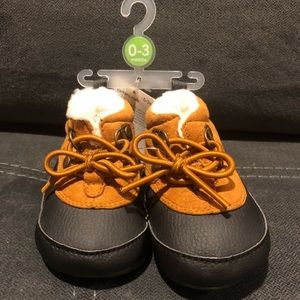 Carter’s baby shoes / boots